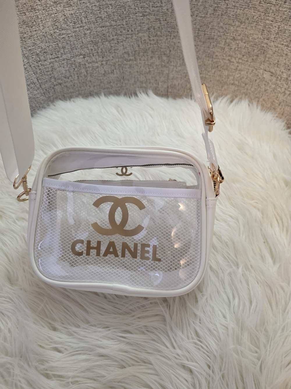 Chanel White Clear Crossbody Bag with Gold Logo - Picture 4 of 9